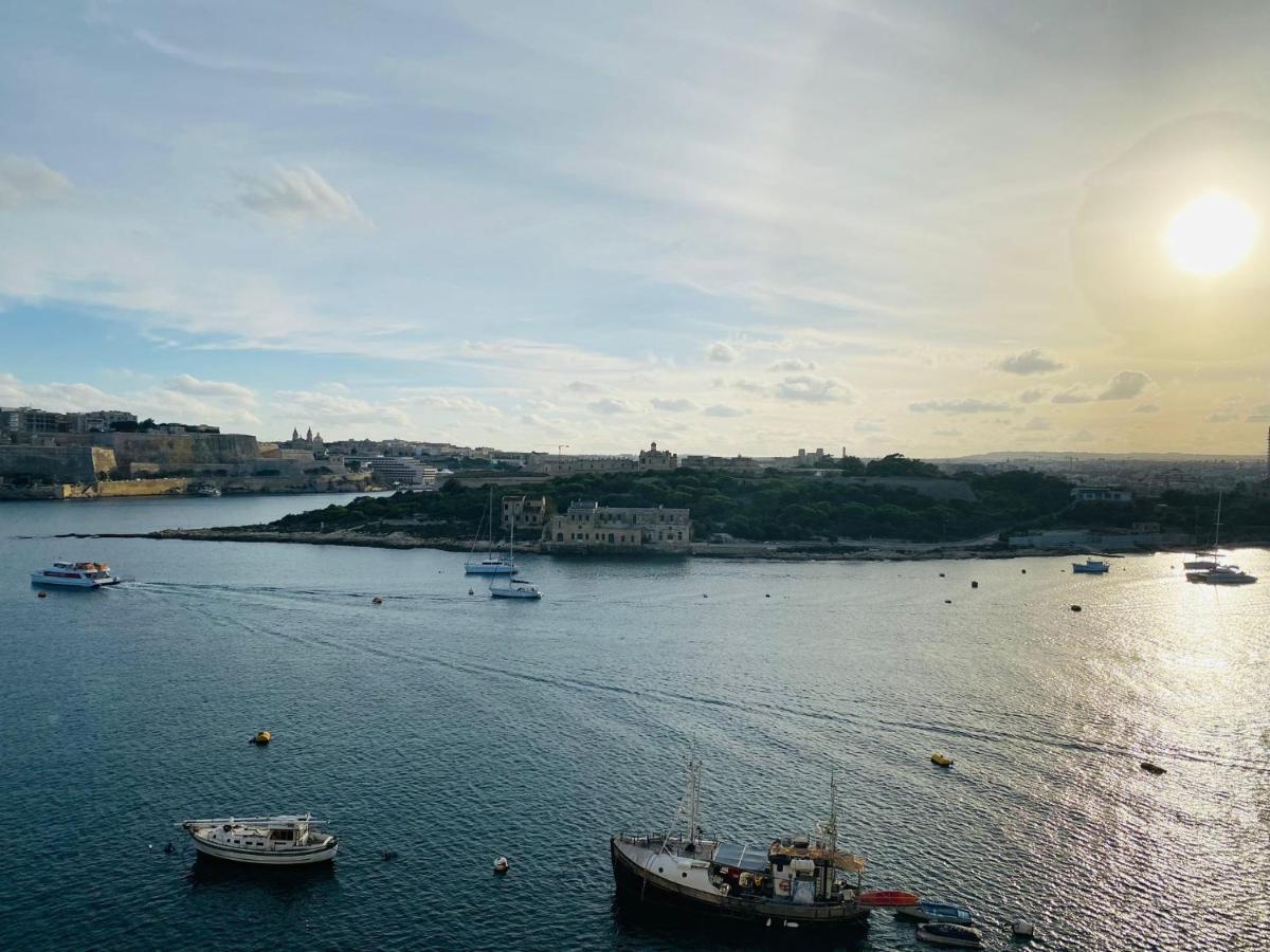 Sliema Seaview Apartment- Valletta Views - Apt 8, 49 Tigne Point Mansions Exterior photo